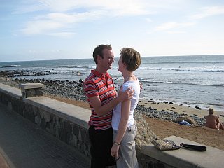 gran-canaria-annemarie-and-beach-jeroen